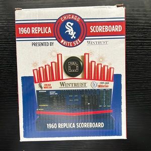 Chicago White Sox Baseball Vintage Replica Scoreboard Clock memorabilia